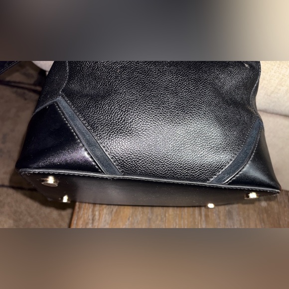 Michael Kors Black Pebbled Leather with Suede Trim Crossbody Bucket Bag EUC - Picture 10 of 16